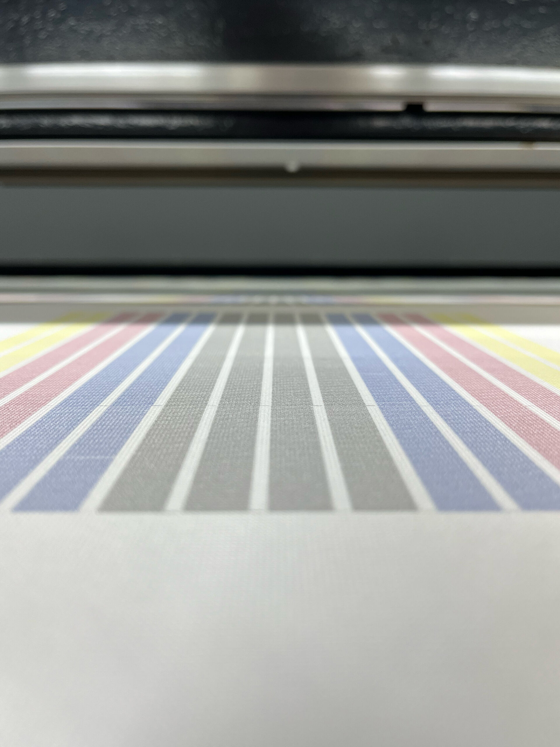 Farbbalken zu Kalibrierung von bedruckbarem Textil im Drucker